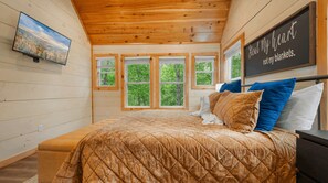4 bedrooms, desk, iron/ironing board, free WiFi - Countryside Comfort By Ghosal Luxury Lodging (Sevierville)