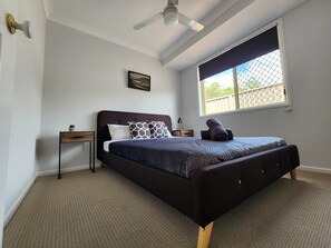 4 Schlafzimmer, Bügeleisen/Bügelbrett, kostenloses WLAN, Bettwäsche