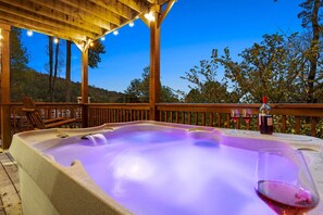 Tina de hidromasaje al aire libre