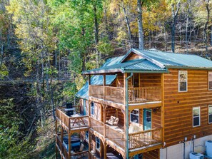Exterior - Serene Mountain Retreat by Ghosal Luxury Lodging (Sevierville)