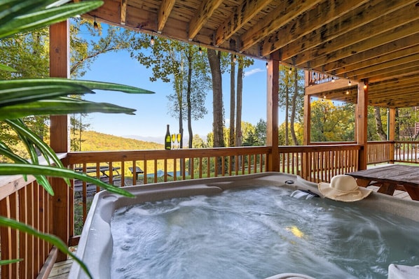 Bañera de hidromasaje al aire libre