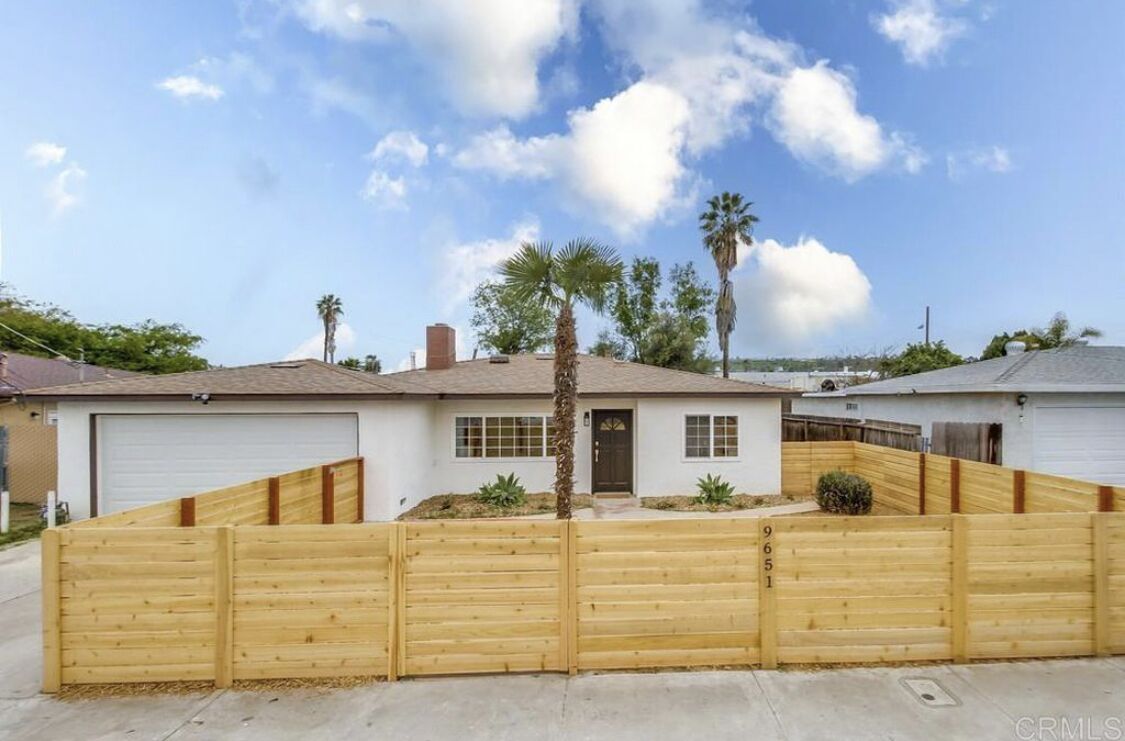 Guest Quarter, Your Own Entrance, mins walk to Santee Town Centre & Trolley SQ