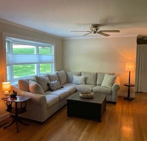 Living area - Lake Gaston Cabin in the Woods  (Bracey)