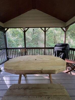 Dining - Lake Gaston Cabin in the Woods  (Bracey)