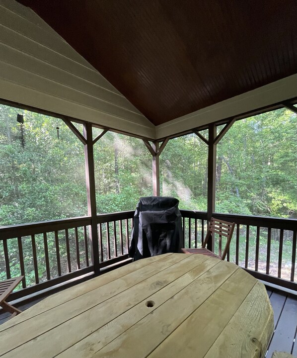 Property grounds - Lake Gaston Cabin in the Woods  (Bracey)