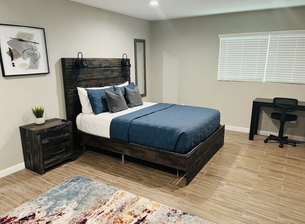 Free Parking| Montrose| Downtown