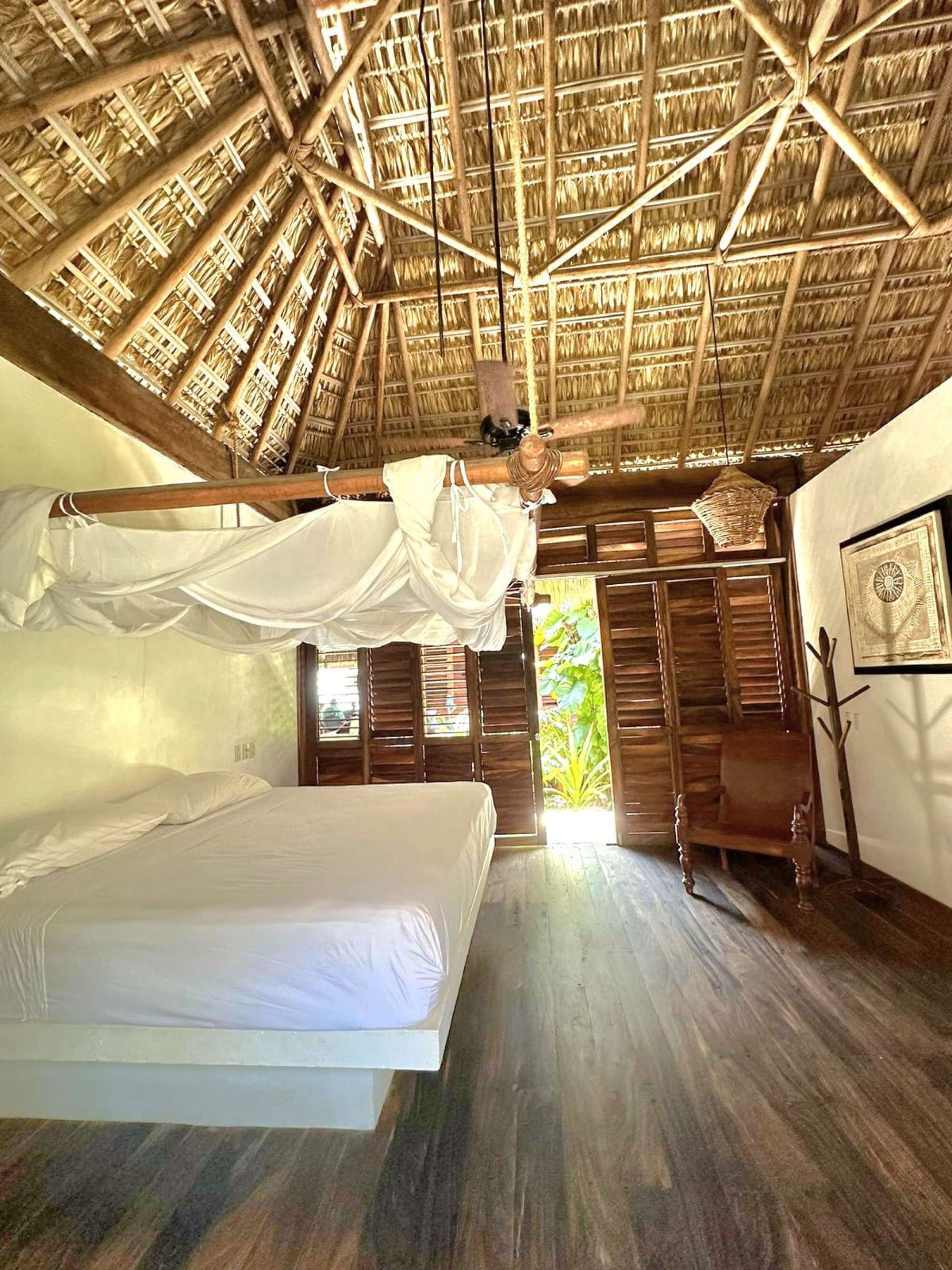 6 soverom, skrivebord, wi-fi og sengetøy