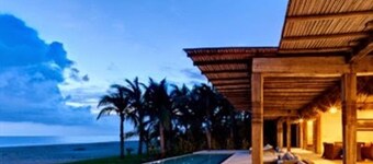 Oceanfront Casa Rhino