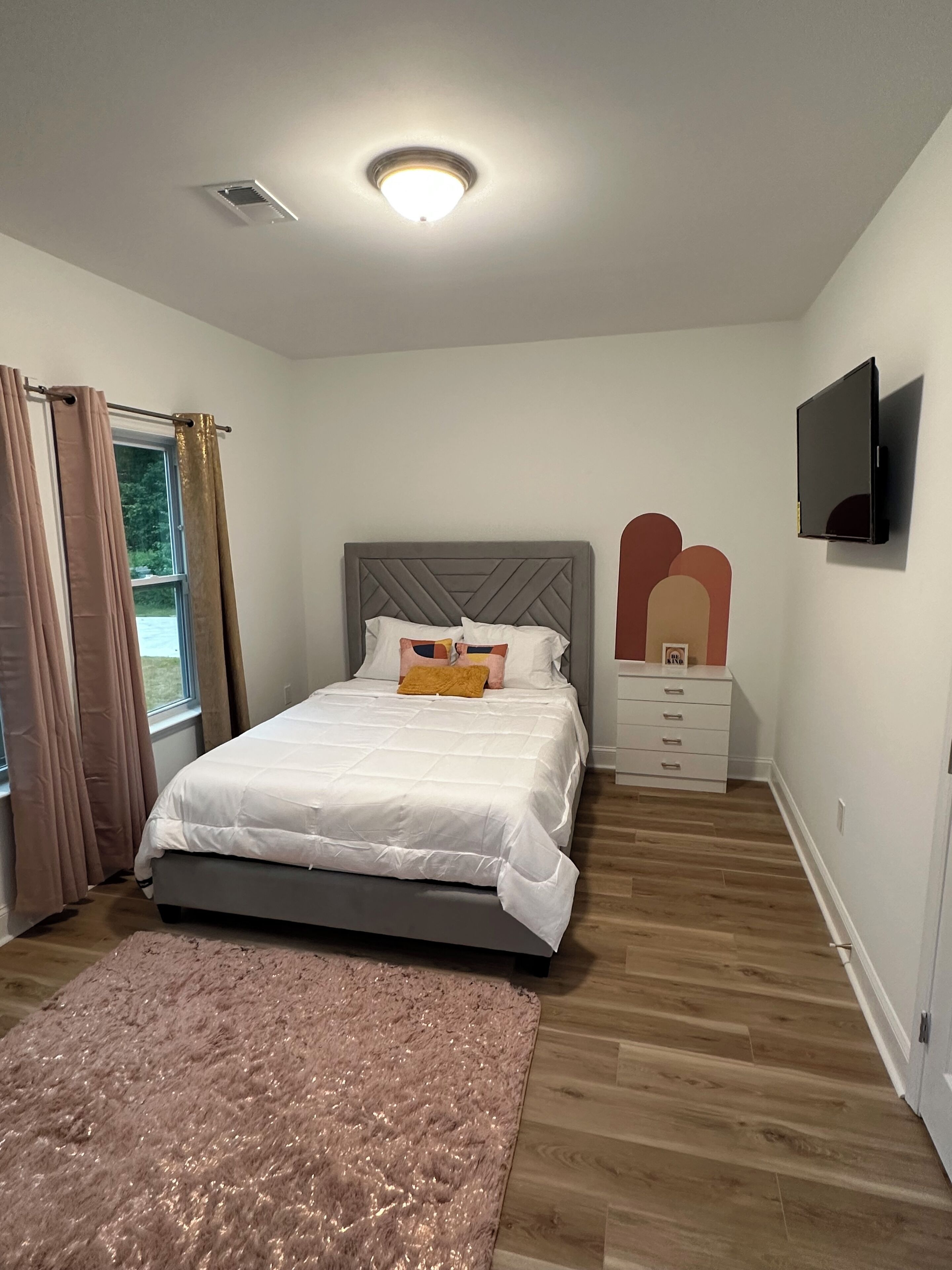 Beautiful New Charlotte Home 4 BR 3 Full Baths Sleeps 12 