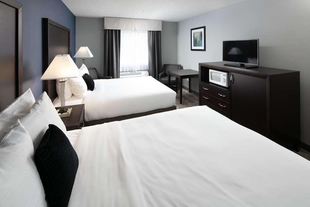 Indulgent Family's Getaway at Spa & Wellness Center! Free Parking!