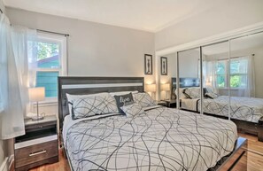 4 bedrooms, iron/ironing board, WiFi, bed sheets