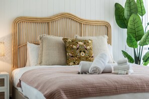 3 室のベッドルーム、アイロン / アイロン台、WiFi (無料)、ベッドシーツ