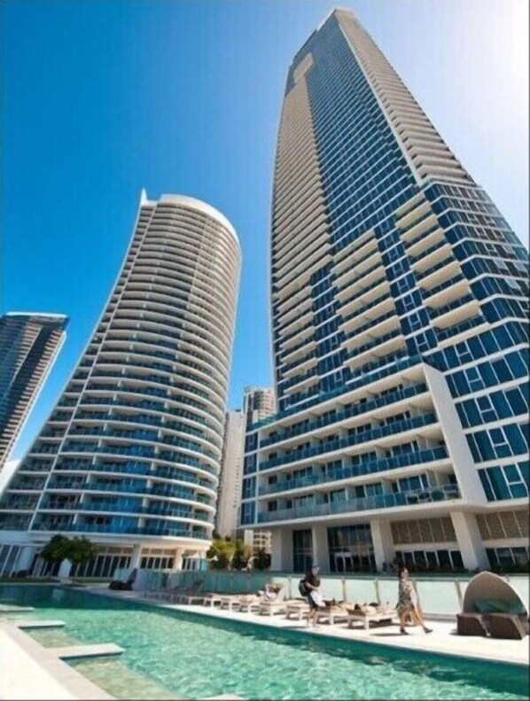 室内游泳池，恒温泳池