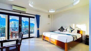 Deluxe Double Room, 1 King Bed, Non Smoking, River View | Balcony view