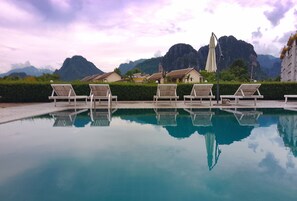 Exterior - Lisha Grand Riverside Hotel (Vang Vieng)