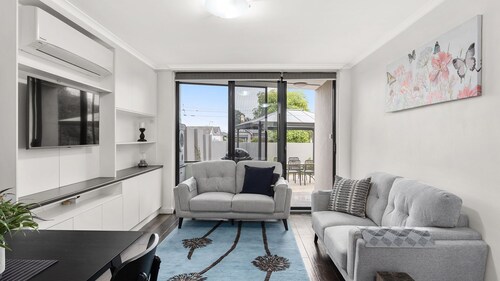 BOUTIQUE STAYS - Lilly Pilly