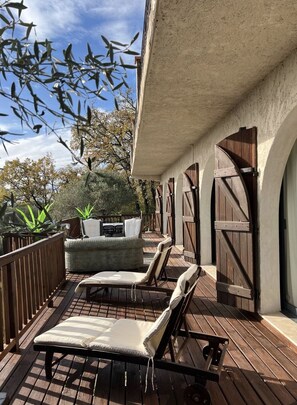 Terrace/patio - Provence Valley Sunshine Home with exceptional country Valley views . (Montauroux)