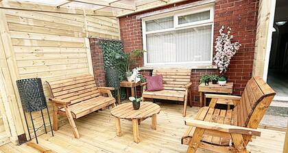 The Serene Stays Sleeps 6 with Garden