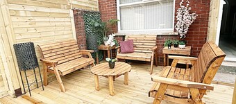 The Serene Stays Sleeps 6 with Garden