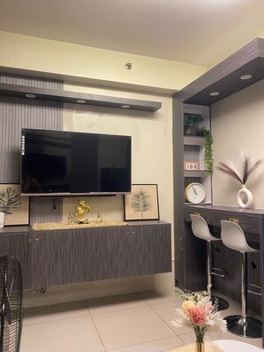 Interior - Cozy Urban Apartment in Pasay City (Pasay City)
