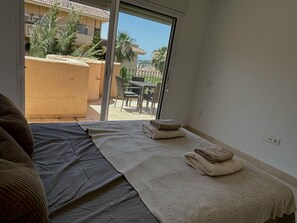 2 bedrooms, WiFi, bed sheets