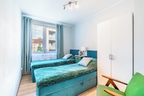 2 chambres, fer et planche à repasser, Wi-Fi, draps fournis