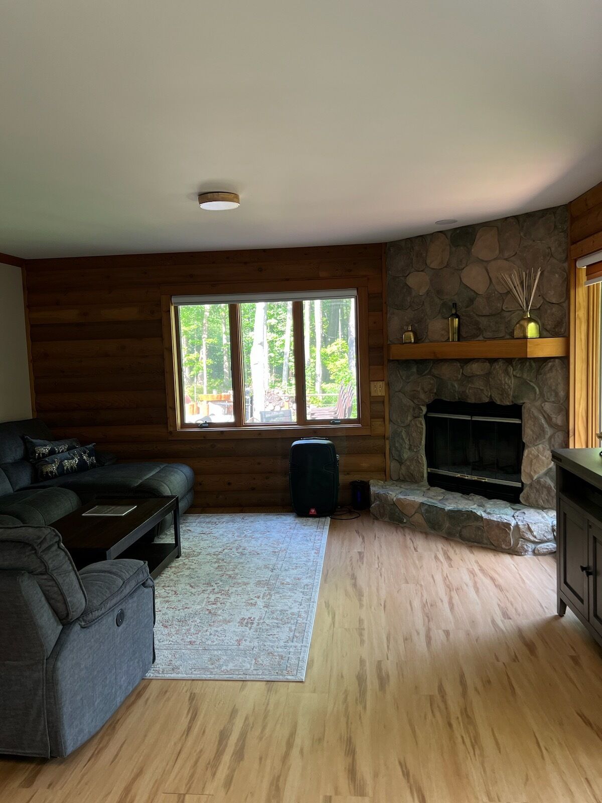 Beautiful River Property Private Cabin, less than 5 minutes from DT New Buffalo!