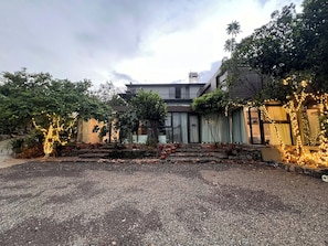 Fachada da propriedade