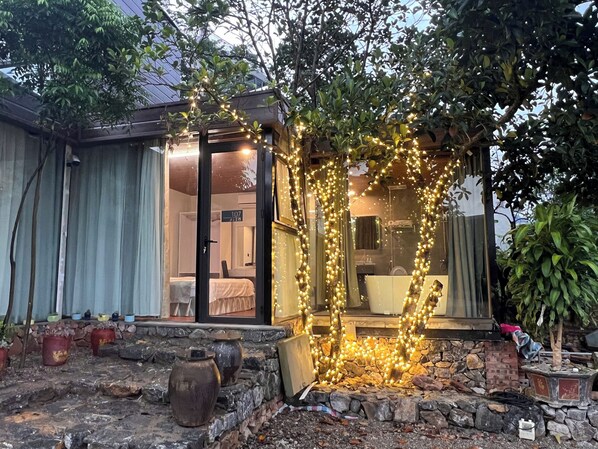 1 bedroom, premium bedding, individually decorated