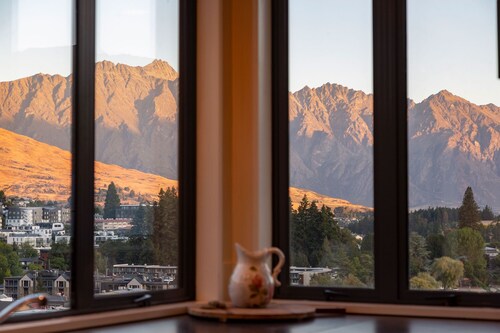 Central Home Lake Views 3 Bedrooms Wifi