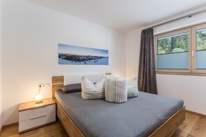 2 makuuhuonetta, silitysrauta/-lauta, ilmainen Wi-Fi, vuodevaatteet