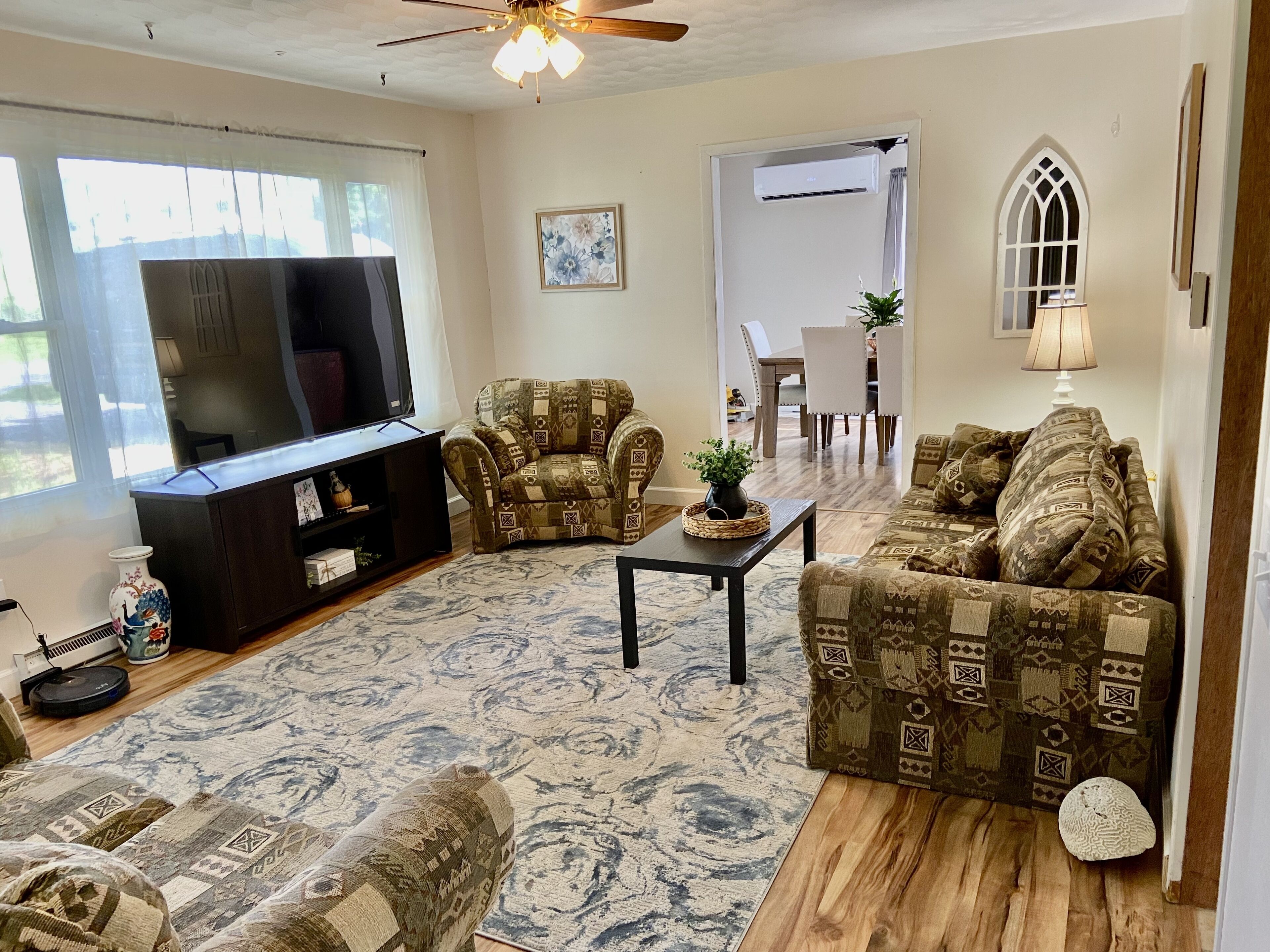 4 Minutes from Moorefield! Pet Friendly! 3 Bedroom! 