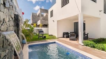 Innenpool, beheizter Pool