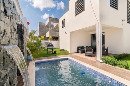 House with amazing pool