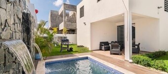 House with amazing pool