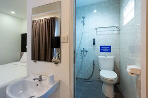 Shower dan handuk