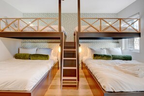 4 Schlafzimmer, Schreibtisch, BĂŒgeleisen/BĂŒgelbrett, Reisekinderbett