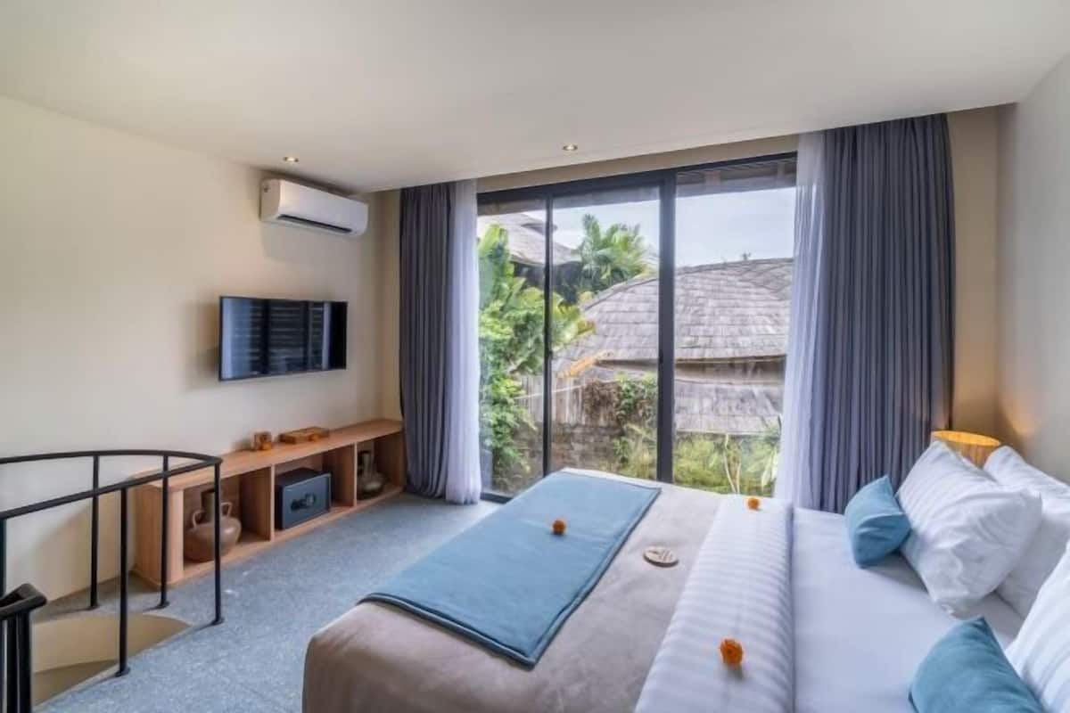 1 Schlafzimmer, hochwertige Bettwaren, Zimmersafe, Schreibtisch