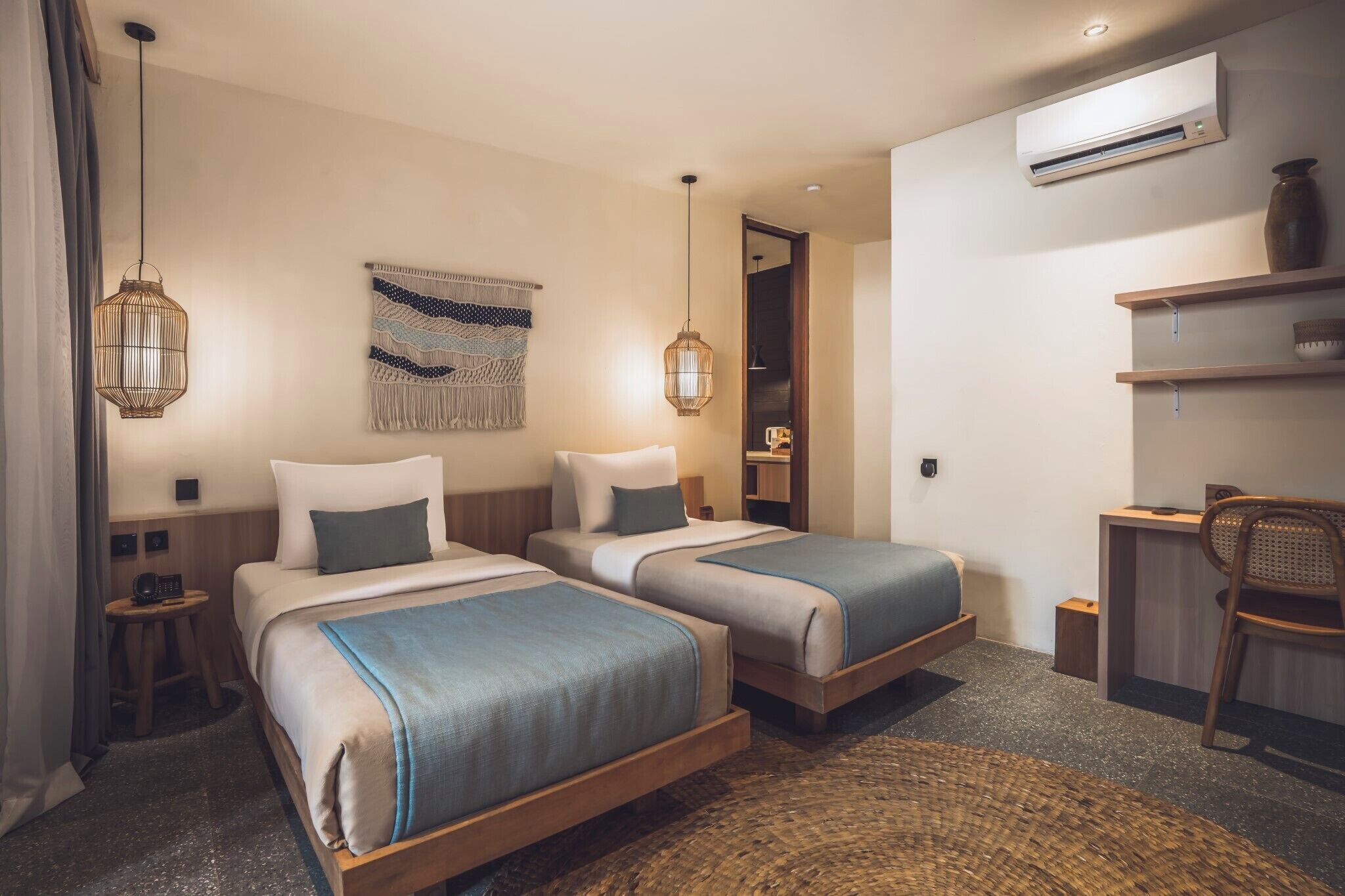 Suite Room | 1 bedroom, in-room safe, desk, laptop workspace