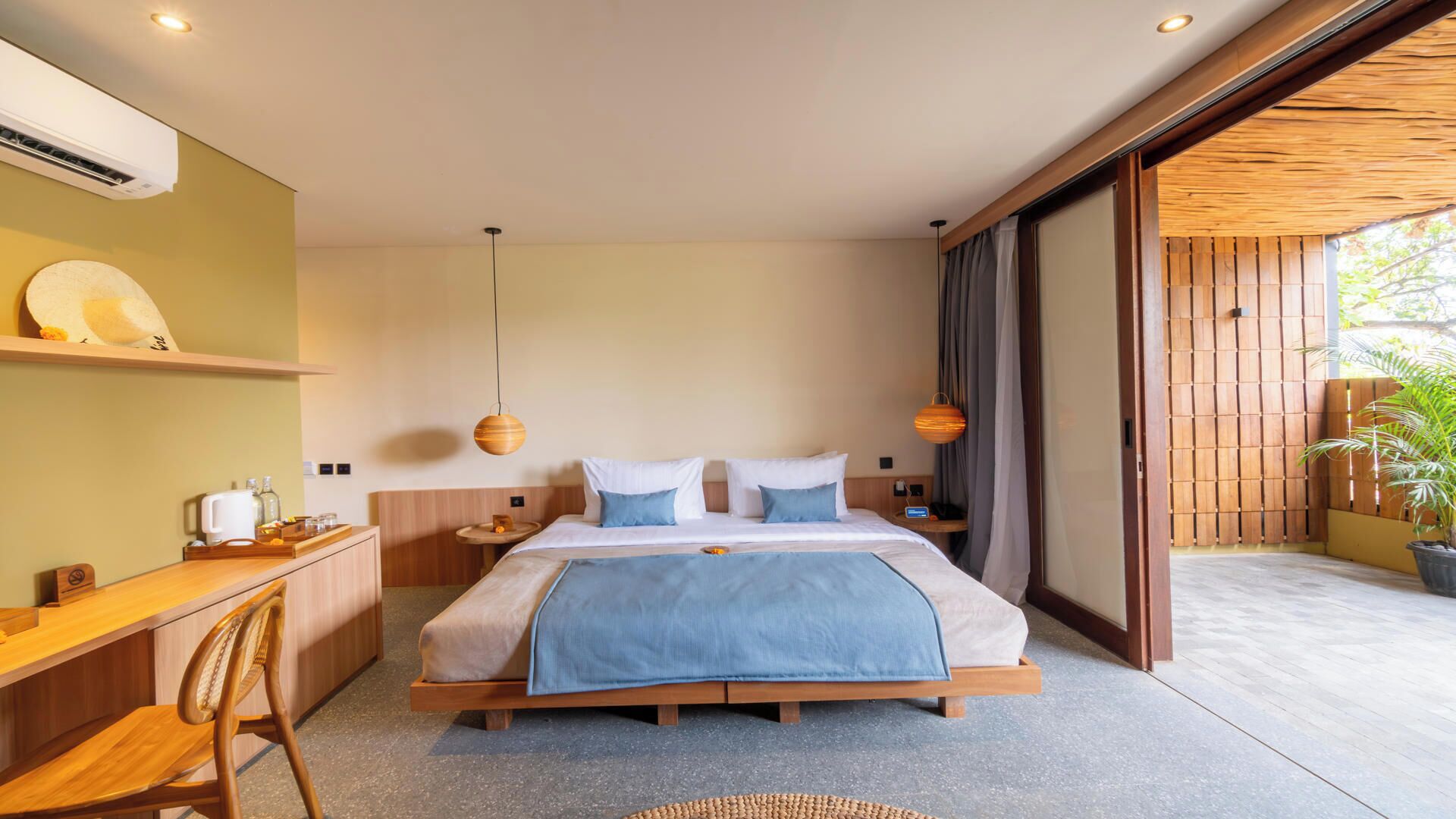Suite, 1 cama King size | 1 habitación, caja de seguridad en la habitación y escritorio 