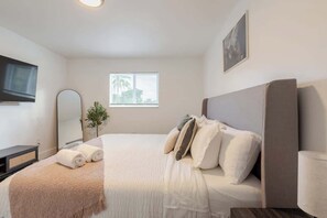 5 bedrooms, iron/ironing board, free WiFi, bed sheets