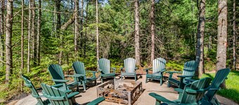 Exquisite dog-friendly cabins with hot tub, fireplace, patio, grill, central AC, & W/D