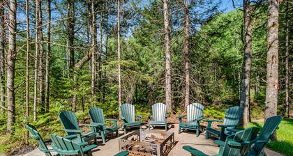 Exquisite dog-friendly cabins with hot tub, fireplace, patio, grill, central AC, & W/D