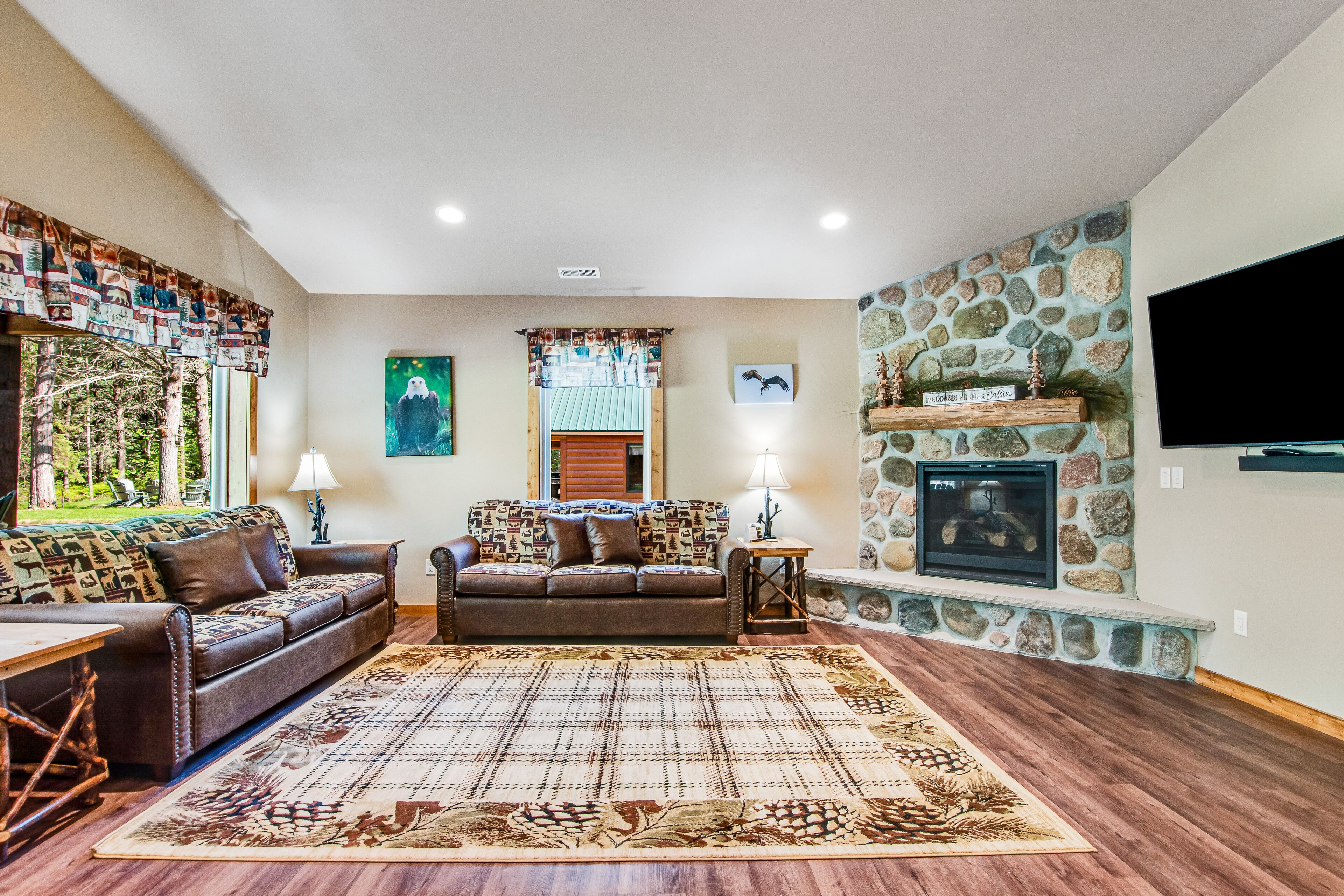 Exquisite dog-friendly cabins with fireplace, patio, grill, central AC, & W/D