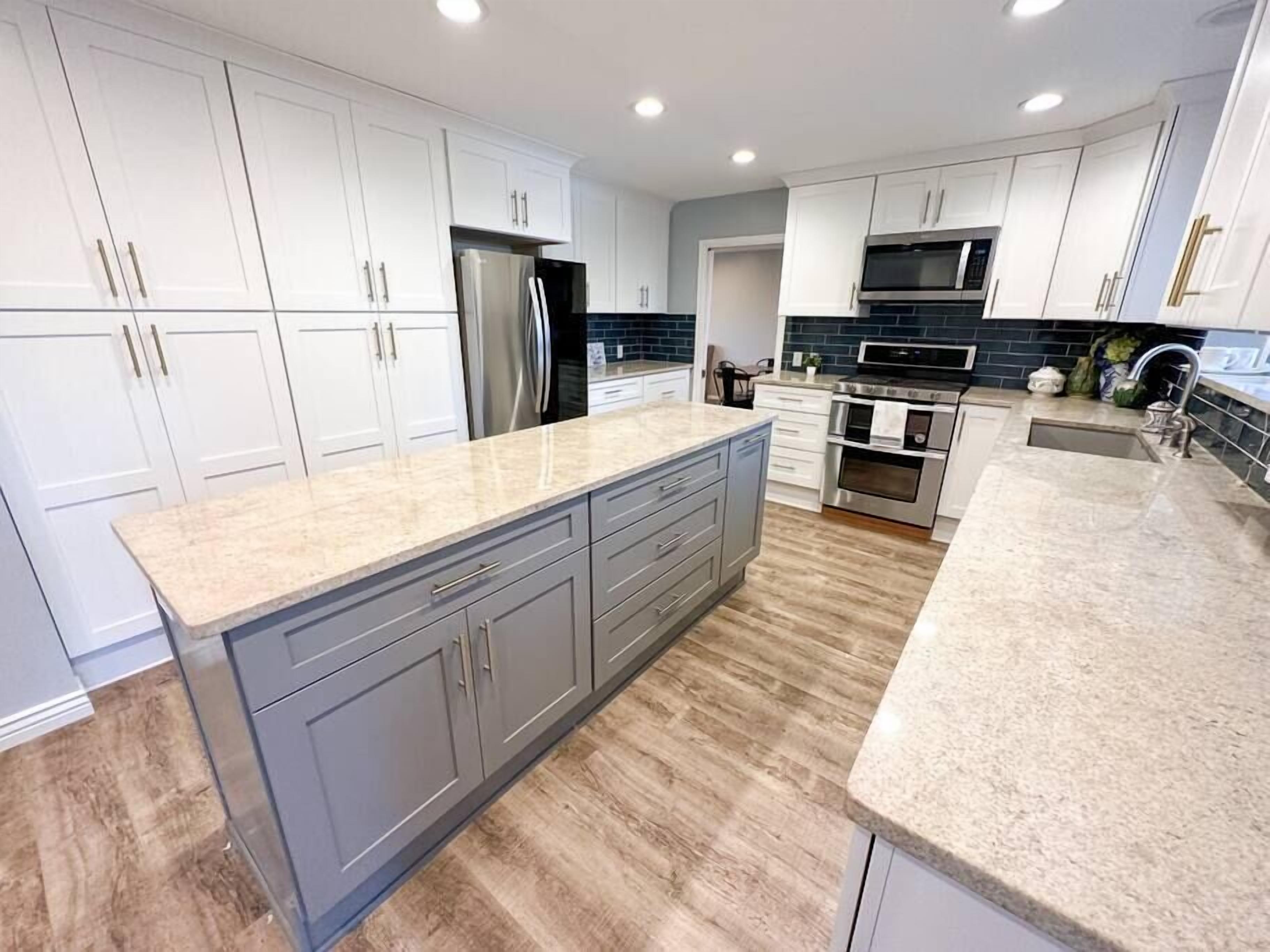 The G.O.A.T. House, Pool, Pickle Ball, Sleeps 25+