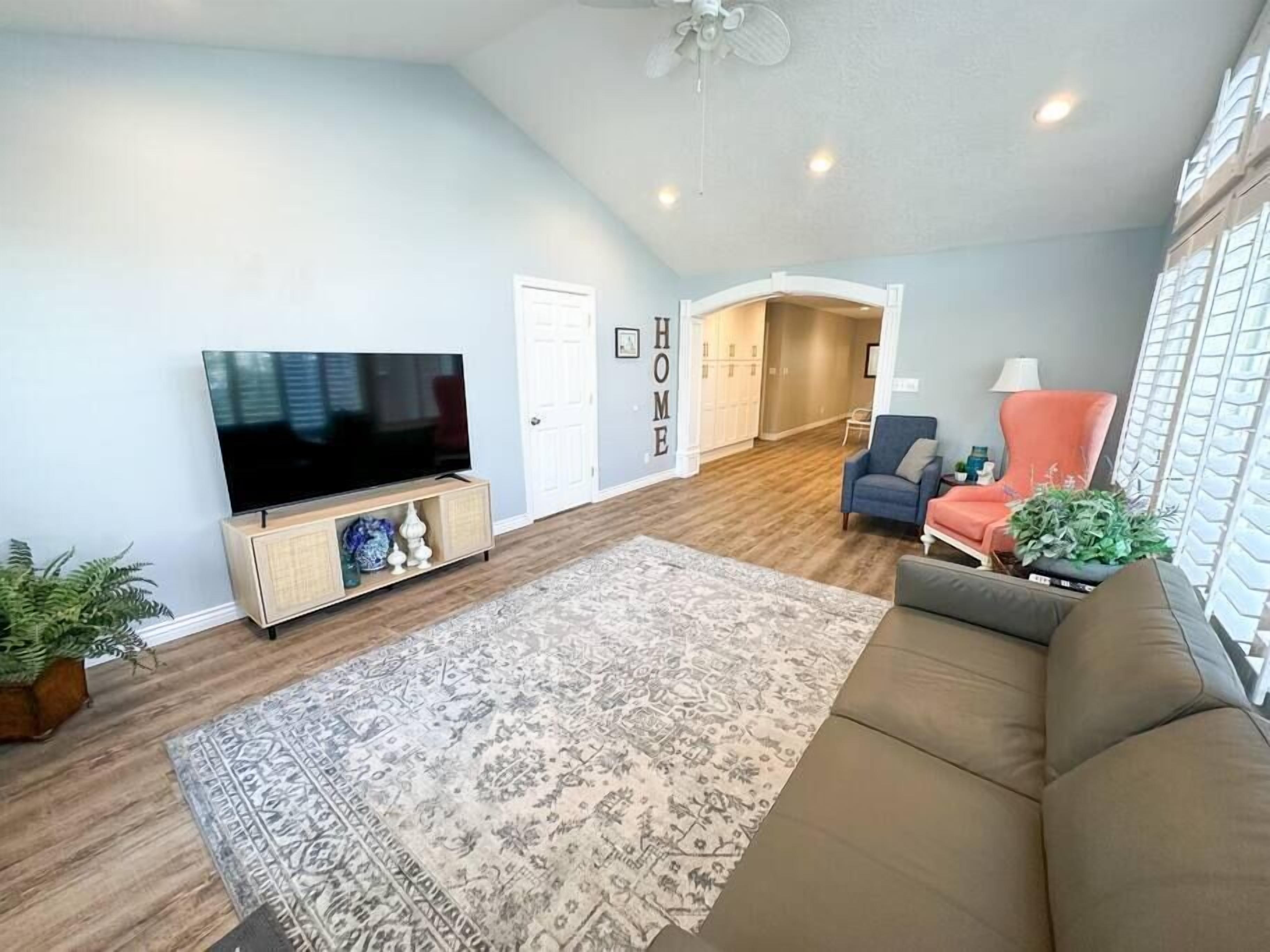 The G.O.A.T. House, Pool, Pickle Ball, Sleeps 25+