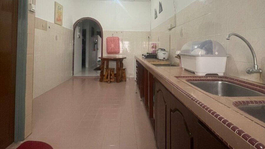 HUDA HOMESTAY BANDAR TANAH MERAH