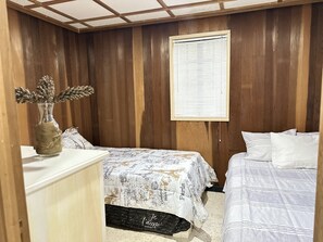 2 bedrooms, desk, free WiFi, bed sheets - My cabin at the peak of Blue Mountain is nature’s finest retreat (Kingston)