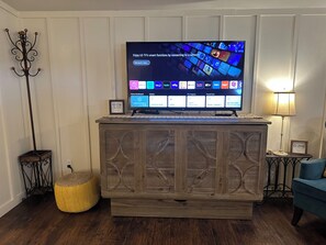 Interior - Shalom Abode - Country Experience in the City! (Levelland)