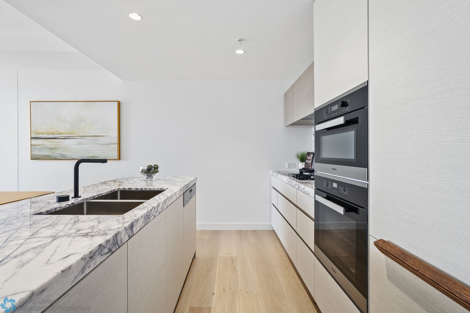 Jewel Beachfront Residence - 2 Bedroom Sleeps 4